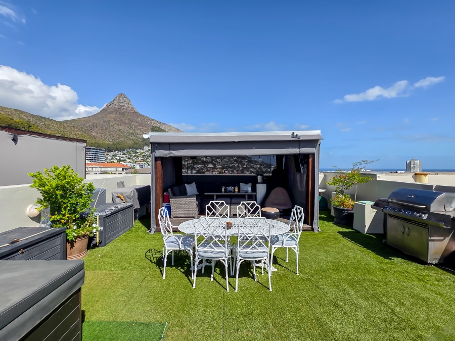 2 Bedroom Property for Sale in Sea Point Western Cape